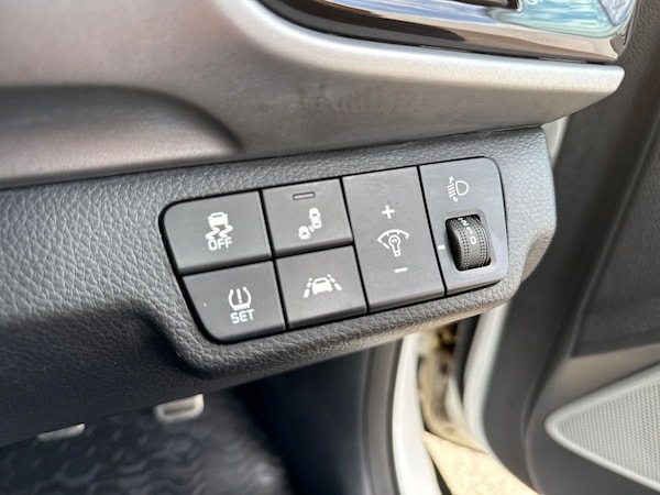 Used Kia Stonic 2019 for sale - 76041596: Photo 35