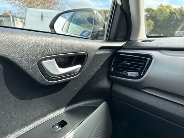 Used Kia Stonic 2019 for sale - 76041596: Photo 40