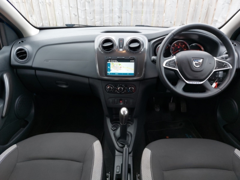 Used Dacia Sandero Stepway 2021 for sale - 77623659: Photo 2