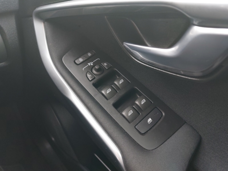 Used Volvo V40 2018 for sale - 77874054: Photo 18