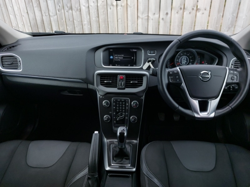 Used Volvo V40 2018 for sale - 77874054: Photo 2