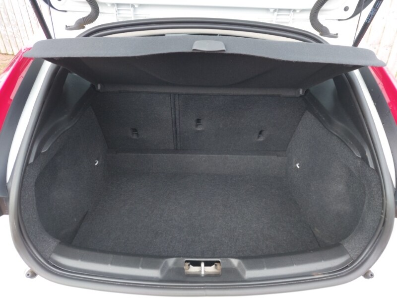 Used Volvo V40 2018 for sale - 77874054: Photo 8