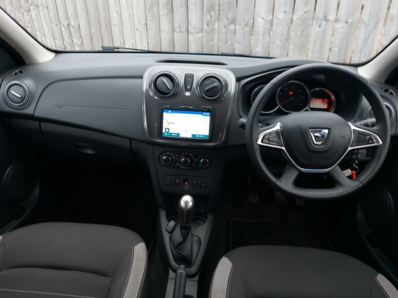 Used Dacia Sandero Stepway 2019 for sale - 77656863: Photo 2