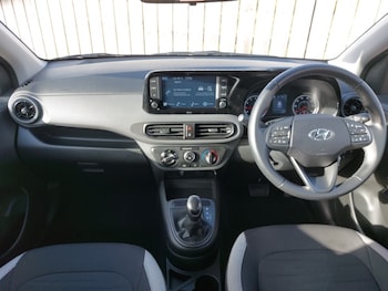 Used Hyundai i10 2022 for sale - 76579395: Photo