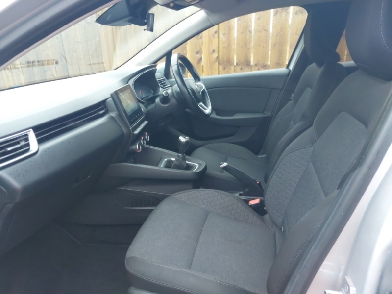 Used Renault Clio 2020 for sale - 77823040: Photo 5