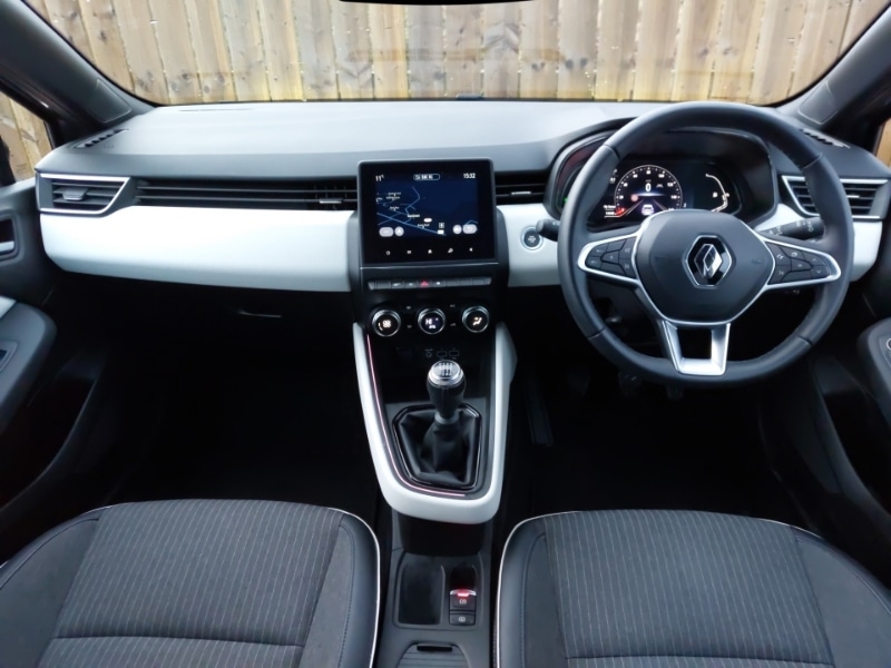 Used Renault Clio 2023 for sale - 76431614: Photo 2