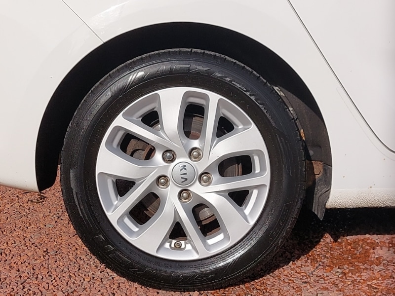 Used Kia Carens 2018 for sale - 77939236: Photo 12