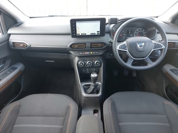 Used Dacia Sandero Stepway 2022 for sale - 76116285: Photo 2