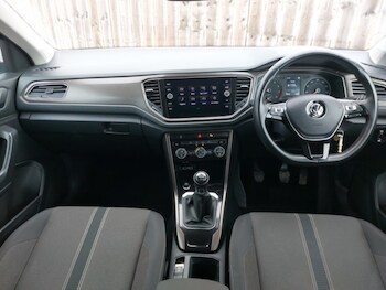 Used Volkswagen T-Roc 2018 for sale - 77522723: Photo