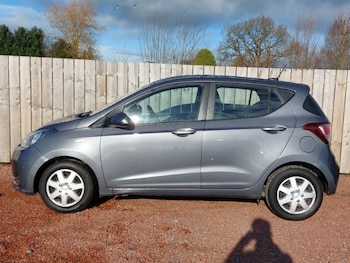 Used Hyundai i10 2019 for sale - 77568979: Photo