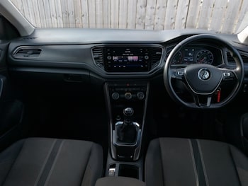 Used Volkswagen T-Roc 2019 for sale - 77837749: Photo