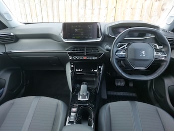 Used Peugeot 2008 2021 for sale - 77852640: Photo