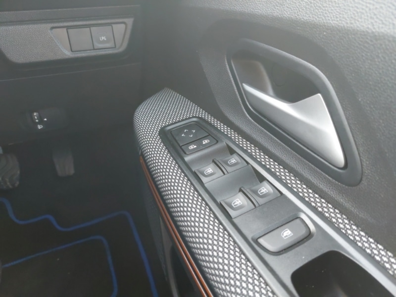 Used Dacia Sandero Stepway 2023 for sale - 76556171: Photo 19