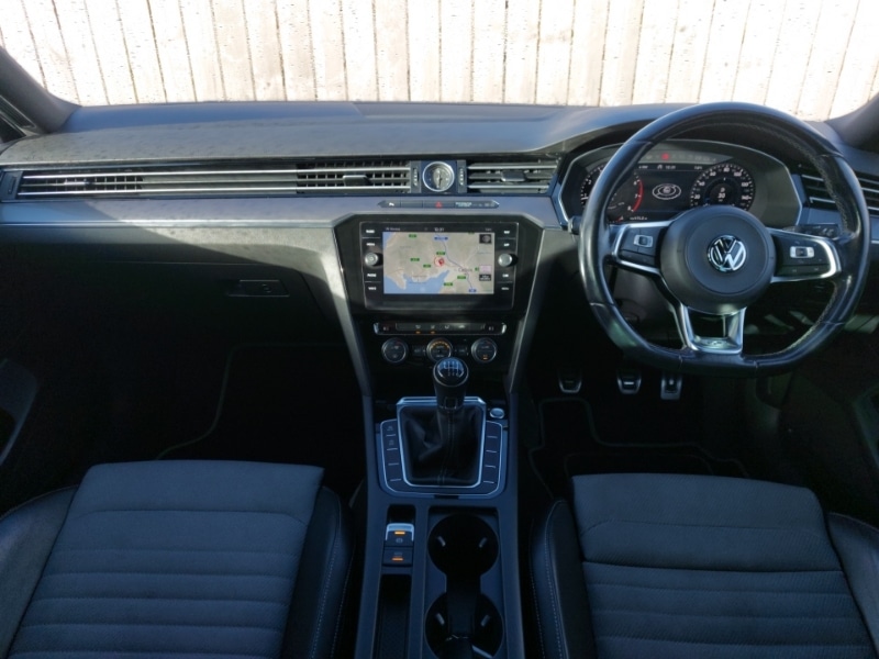 Used Volkswagen Passat 2018 for sale - 76613844: Photo 2