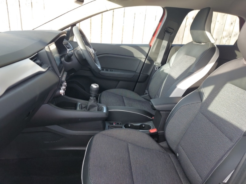Used Renault Captur 2022 for sale - 76897396: Photo 5