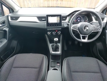 Used Renault Captur 2022 for sale - 76150789: Photo 2