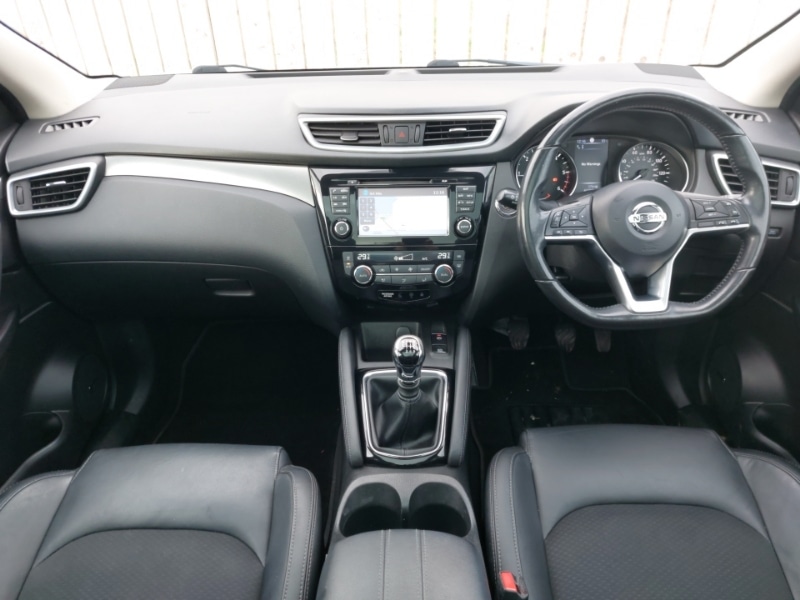 Used Nissan Qashqai 2017 for sale - 76893444: Photo 2