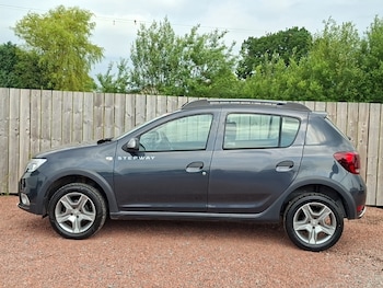 Used Dacia Sandero Stepway 2018 for sale - 78983410: Photo
