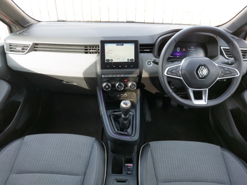 Used Renault Clio 2024 for sale - 76451048: Photo 2