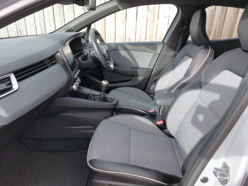 Used Renault Clio 2024 for sale - 76451048: Photo 5