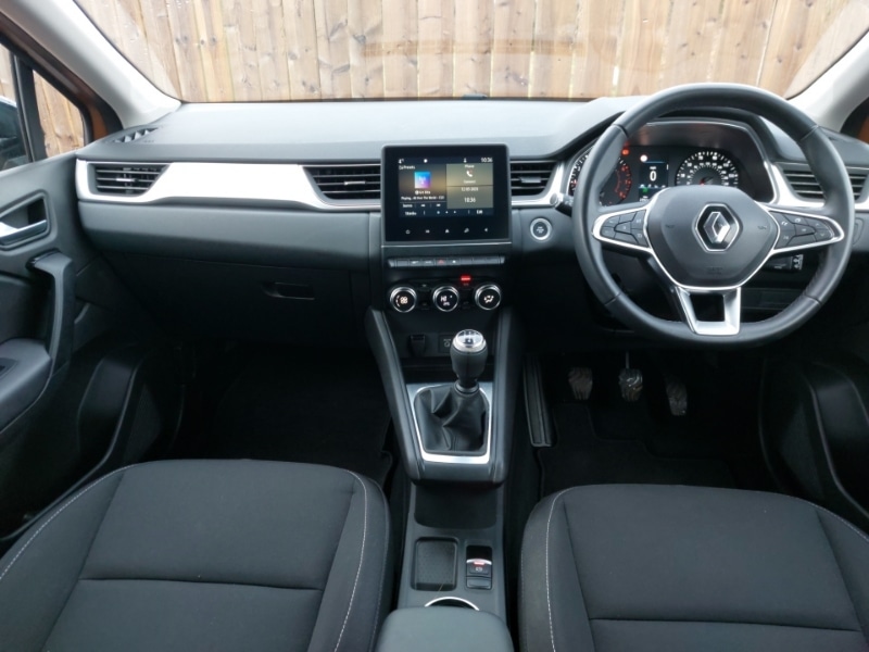 Used Renault Captur 2021 for sale - 76834351: Photo 2