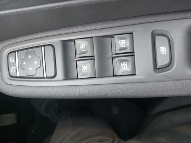 Used Renault Captur 2019 for sale - 76387909: Photo 19