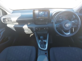 Used Toyota Yaris 2024 for sale - 77008673: Photo