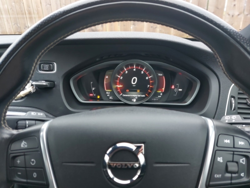 Used Volvo V40 2018 for sale - 77338513: Photo 11