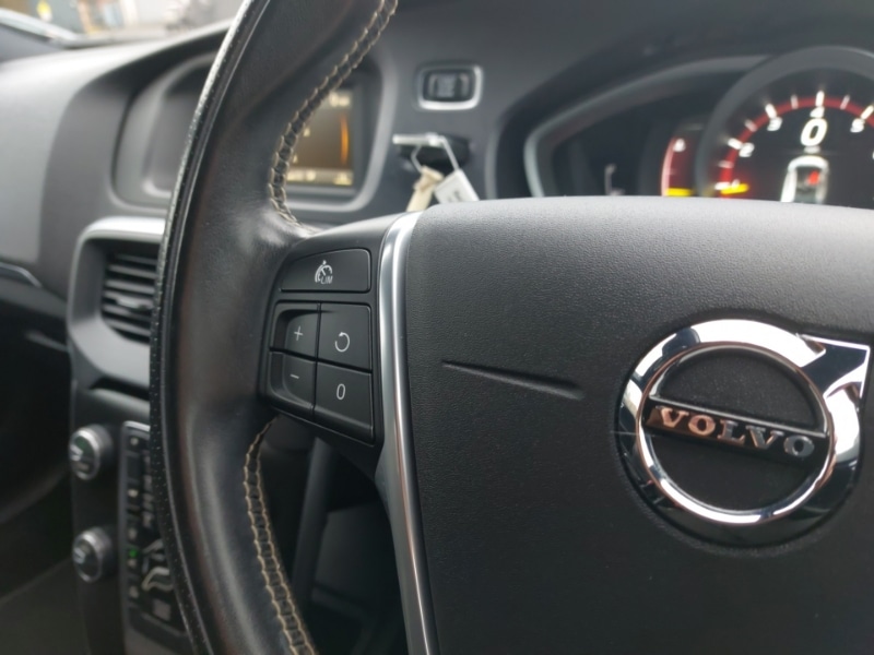 Used Volvo V40 2018 for sale - 77338513: Photo 16