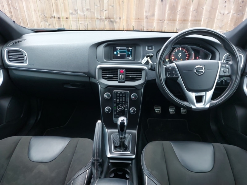 Used Volvo V40 2018 for sale - 77338513: Photo 2