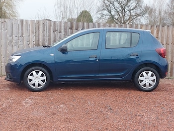 Used Dacia Sandero 2017 for sale - 77921818: Photo