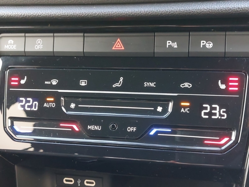 Used Volkswagen T-Roc 2024 for sale - 77371396: Photo 14