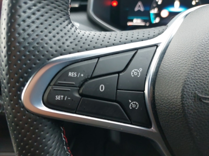 Used Renault Clio 2023 for sale - 76348656: Photo 16