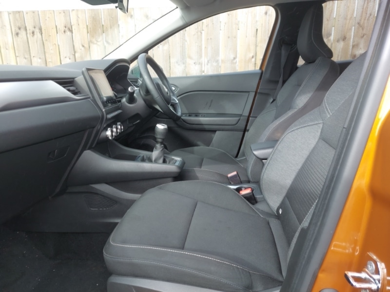 Used Renault Captur 2021 for sale - 77816627: Photo 5