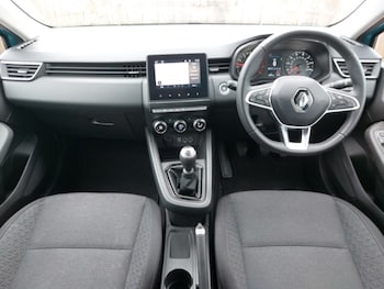 Used Renault Clio 2021 for sale - 75971936: Photo 2