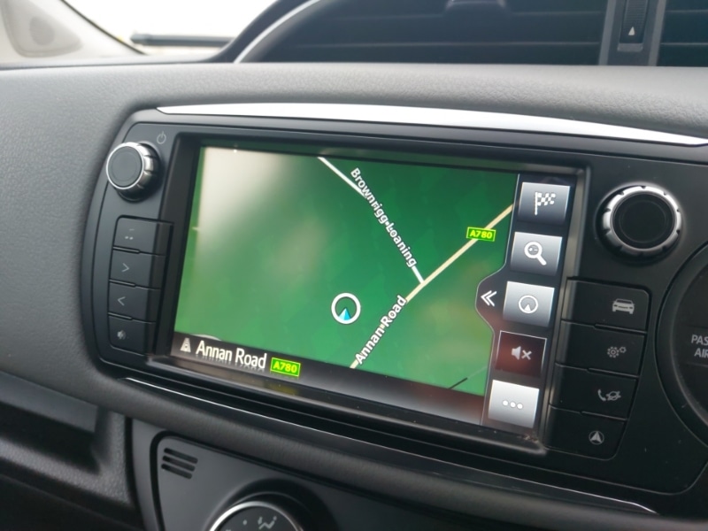 Used Toyota Yaris 2017 for sale - 77644650: Photo 13