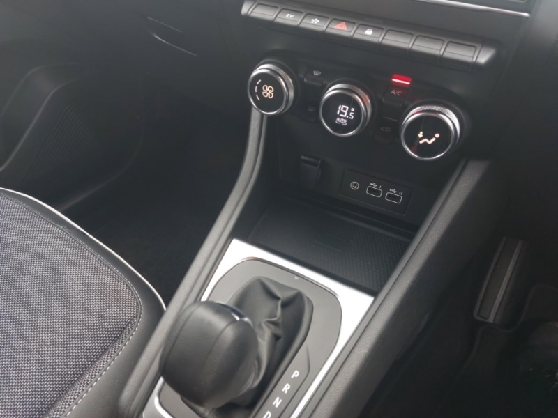 Used Renault Captur 2024 for sale - 77816652: Photo 15