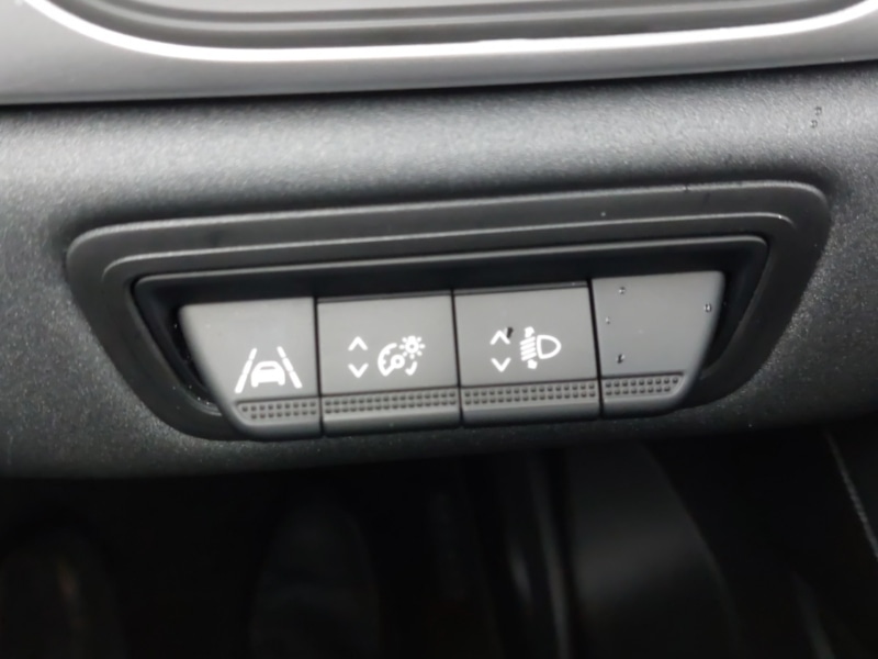 Used Renault Captur 2022 for sale - 76335828: Photo 17