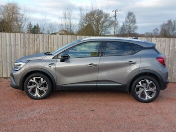Used Renault Captur 2022 for sale - 77911600: Photo