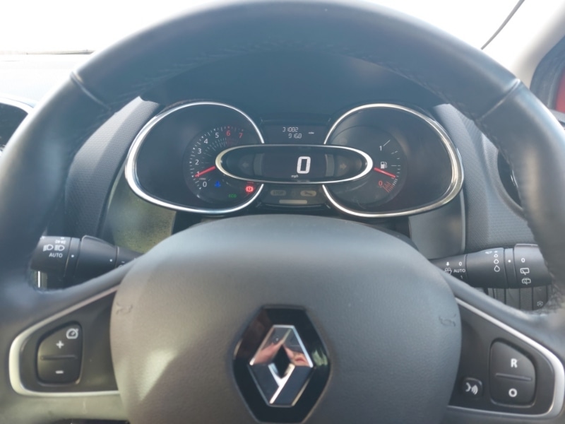 Used Renault Clio 2019 for sale - 76639430: Photo 11