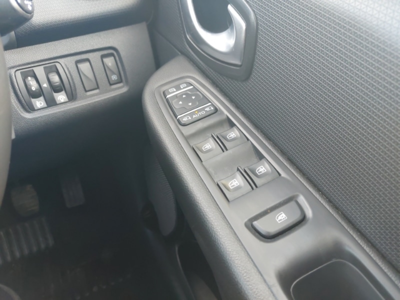 Used Renault Clio 2019 for sale - 76639430: Photo 19