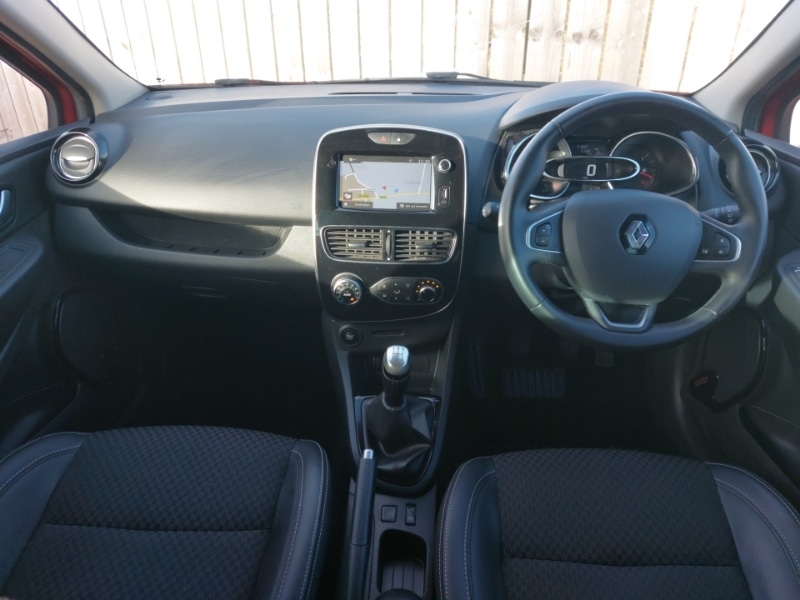 Used Renault Clio 2019 for sale - 76639430: Photo 2