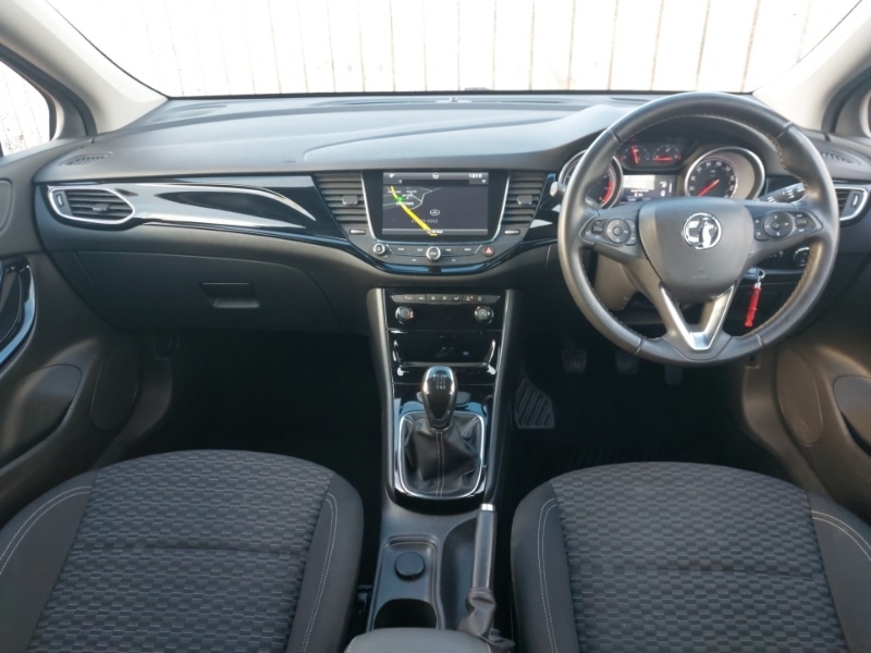Used Vauxhall Astra 2018 for sale - 76613845: Photo 2