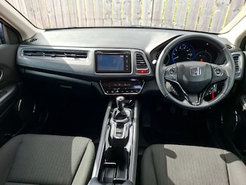 Used Honda HR-V 2017 for sale - 79536939: Photo