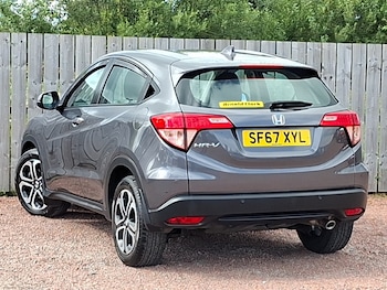 Used Honda HR-V 2017 for sale - 79536939: Photo