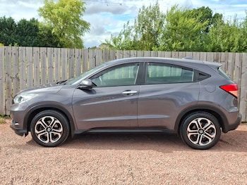 Used Honda HR-V 2017 for sale - 79536939: Photo