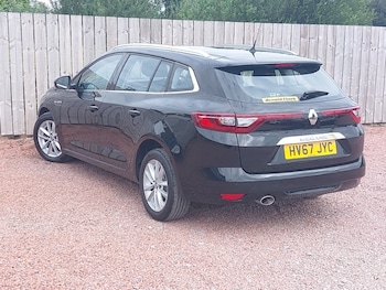 Used Renault Megane 2017 for sale - 75442270: Photo