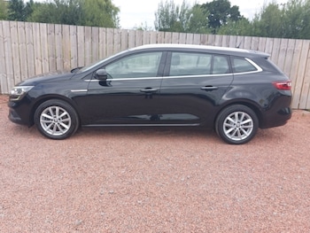 Used Renault Megane 2017 for sale - 75442270: Photo