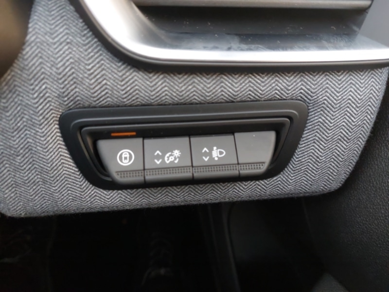 Used Renault Clio 2025 for sale - 77028556: Photo 18