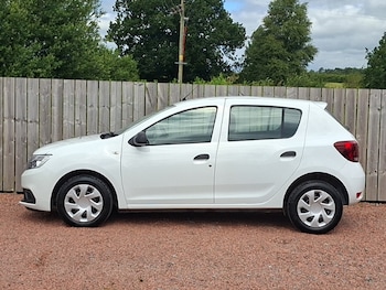 Used Dacia Sandero 2019 for sale - 79087245: Photo